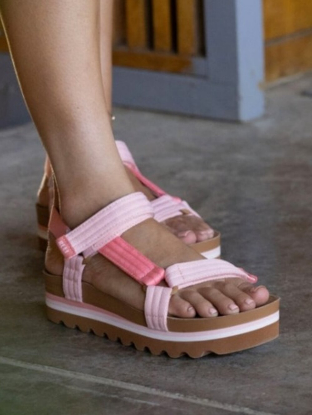 NEW! Reef Women's Platform Sandals Sz 6 (PRICE FIRM) - Picture 5 of 8